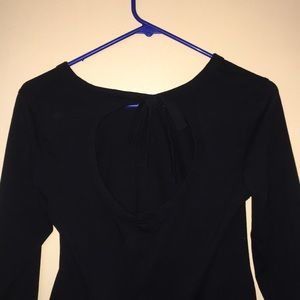 Tie-back maternity top
